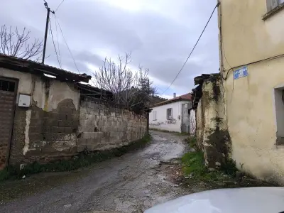 TURGUTLU DERBENT – KÖYÜN İÇİNDE 180 M² ARSA – - Konut | Zero Emlak - Fotoğraf 2 Arka Plan