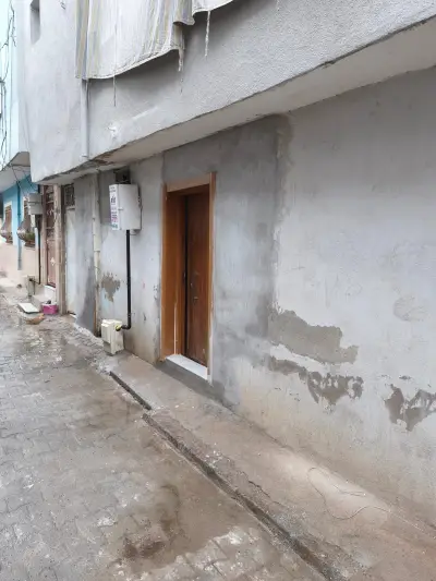 TURGUTLU YEDİEYLÜL'DE FIRSAT! KÖŞE KONUMDA, ZEMİN KAT 2+1 - Konut | Zero Emlak - Fotoğraf 7 Arka Plan