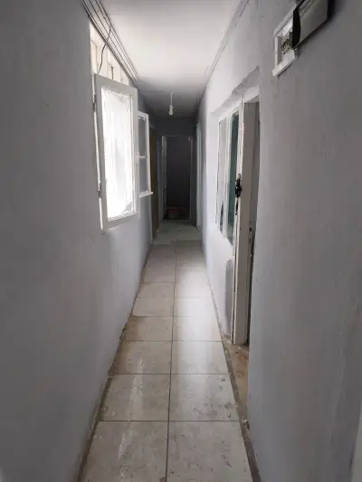 TURGUTLU YEDİEYLÜL'DE FIRSAT! KÖŞE KONUMDA, ZEMİN KAT 2+1 - Konut | Zero Emlak - Fotoğraf 2 Arka Plan