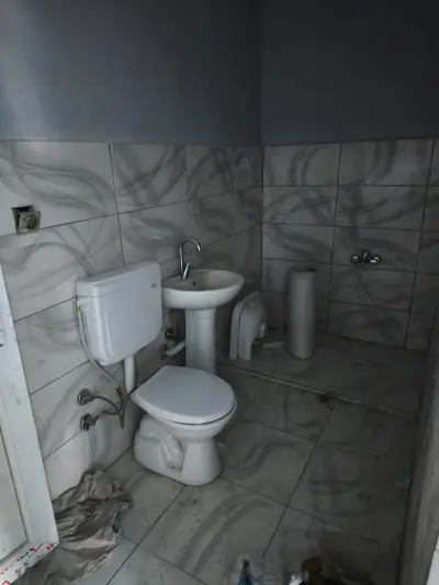 TURGUTLU YEDİEYLÜL'DE FIRSAT! KÖŞE KONUMDA, ZEMİN KAT 2+1 - Konut | Zero Emlak - Fotoğraf 12 Arka Plan