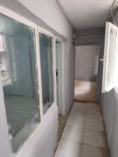 TURGUTLU YEDİEYLÜL'DE FIRSAT! KÖŞE KONUMDA, ZEMİN KAT 2+1 - Konut | Zero Emlak - Fotoğraf 11 Arka Plan